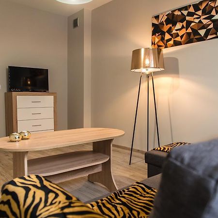 Apartament Deluxe Centrum 2 Apartment Koszalin Bagian luar foto