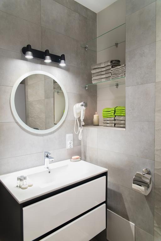 Apartament Deluxe Centrum 2 Apartment Koszalin Bagian luar foto