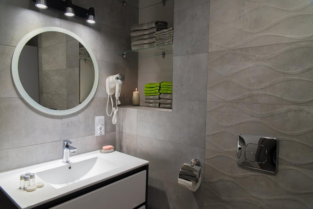 Apartament Deluxe Centrum 2 Apartment Koszalin Bagian luar foto